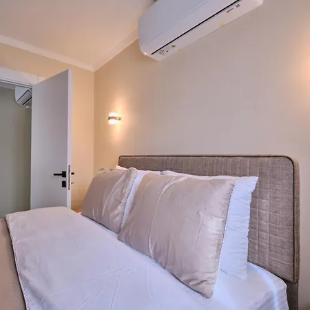 Апартаменты House Kadikoey *